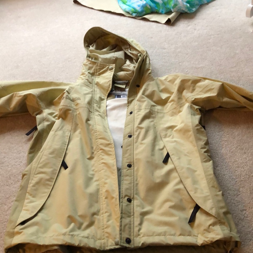 Women’s size small rain jacket. Like new